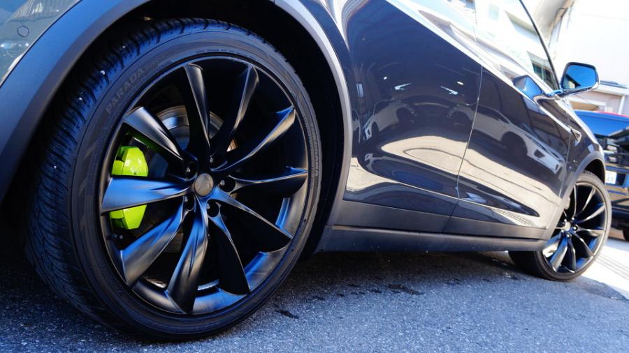 キャリパー塗装施工事例：テスラモデルX　キャリパー塗装COLOR:#1116 Acid green IMG83_2235_1fKWbk_sub9.jpg