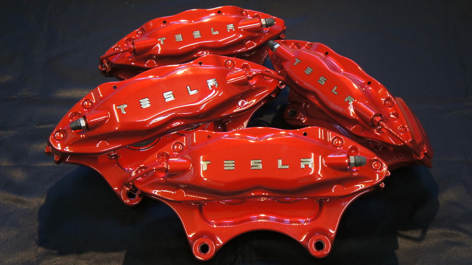 キャリパー塗装施工事例：テスラ純正キャリパー塗装　ＣＯＬＯＲ：#010 premiun rouge candy red IMG83_983_pM9NMB_sub1.jpg