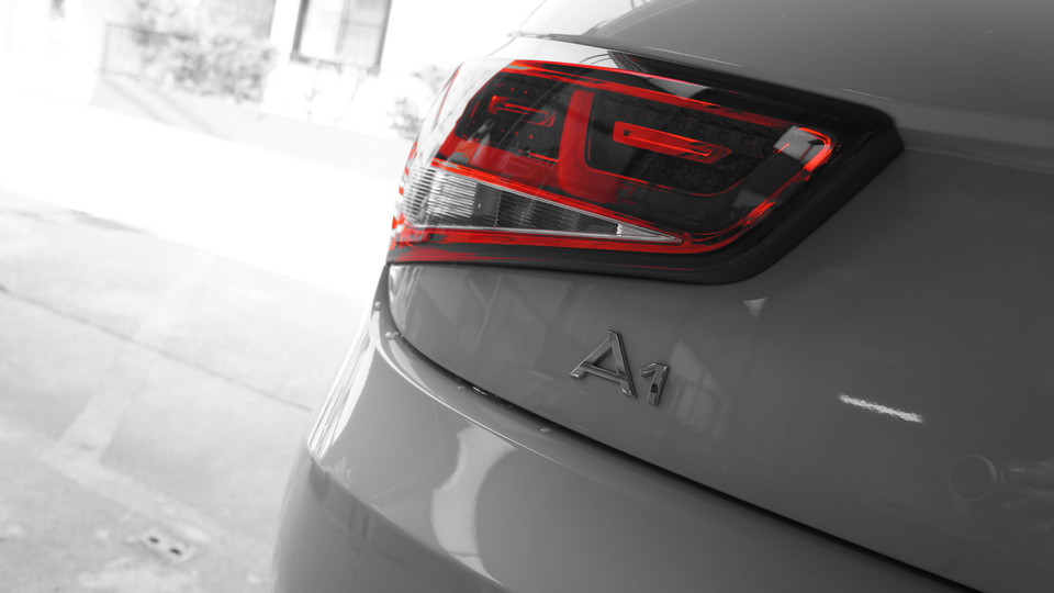 キャリパー塗装施工事例：アウディＡ1純正キャリパー塗装　ＣＯＬＯＲ：＃1112racing red IMG8_1044_pdgjXN_sub5.jpg