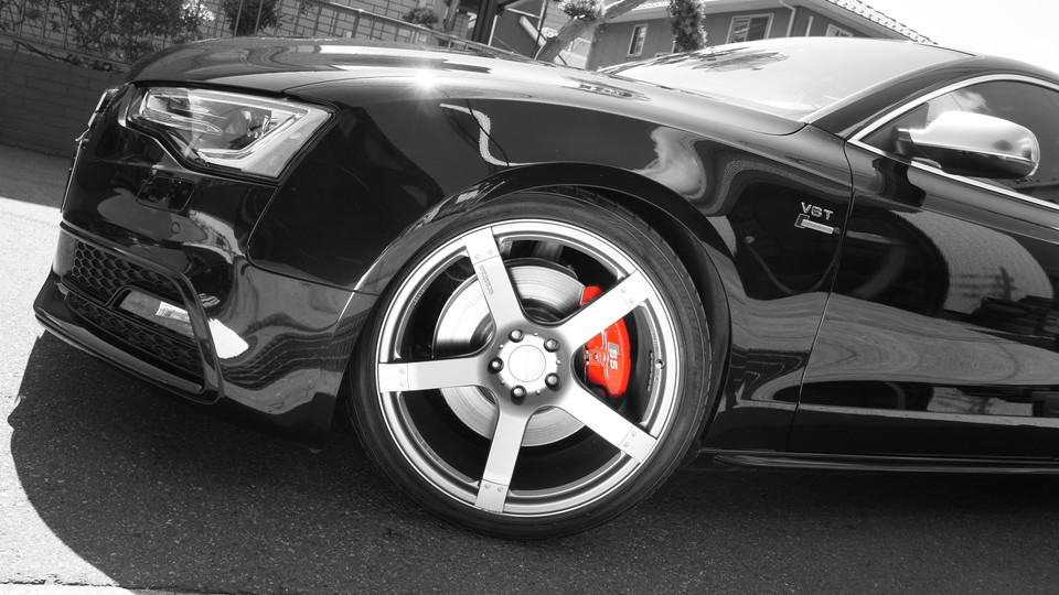 キャリパー塗装施工事例：アウディＳ5純正キャリパー塗装　ＣＯＬＯＲ：#001 Italian losso solid IMG8_1053_d9dq0K_sub6.jpg