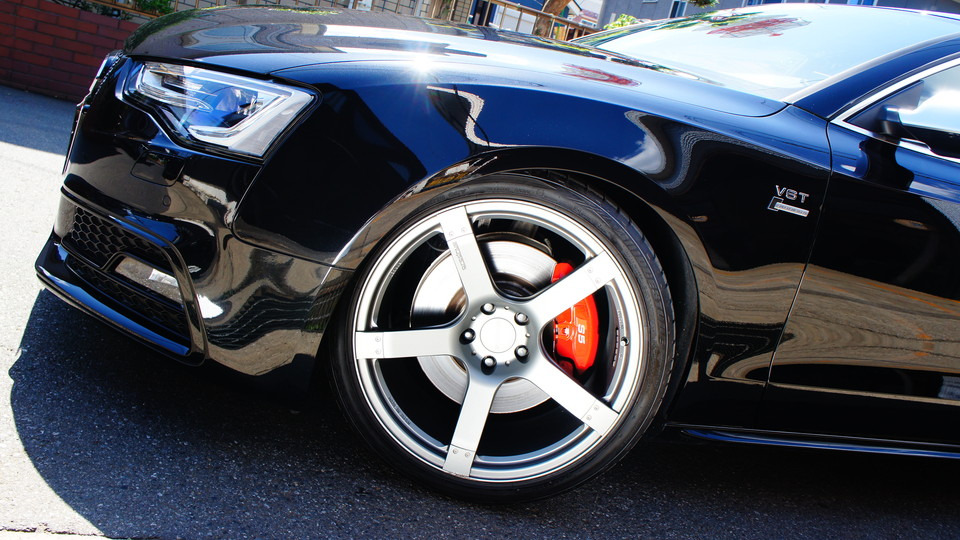 キャリパー塗装施工事例：アウディＳ5純正キャリパー塗装　ＣＯＬＯＲ：#001 Italian losso solid IMG8_1053_d9dq0K_sub7.jpg