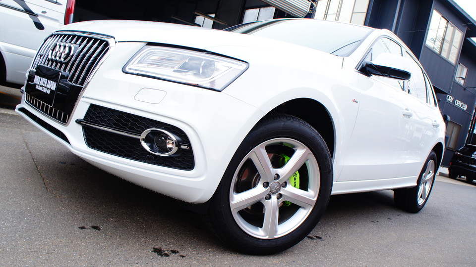 キャリパー塗装施工事例：アウディQ5純正キャリパー塗装　COLOR：#099 honey of pearl green IMG8_1220_O5WnOZ_sub5.jpg