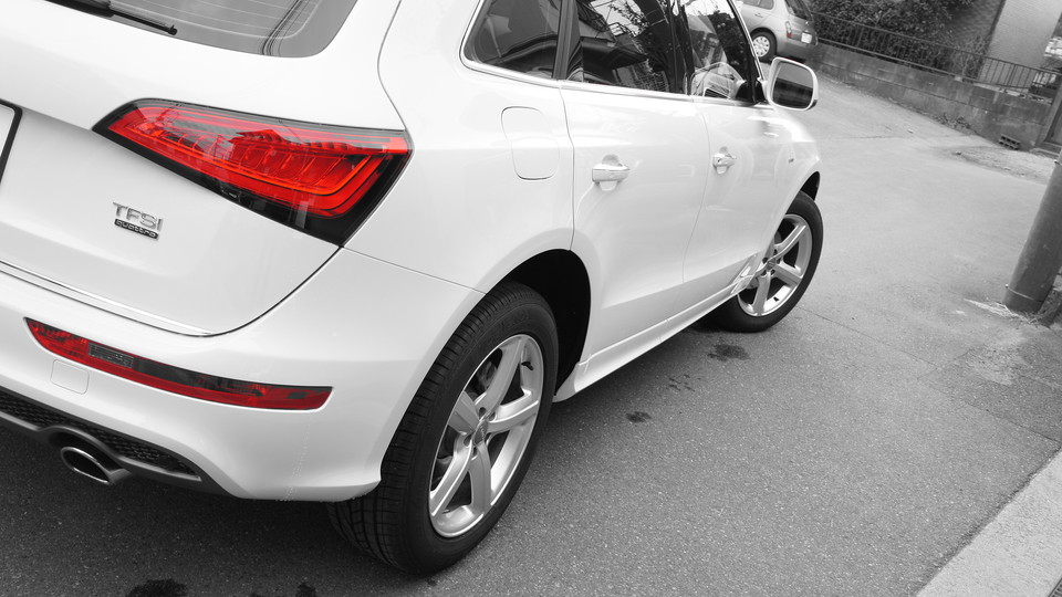 キャリパー塗装施工事例：アウディQ5純正キャリパー塗装　COLOR：#099 honey of pearl green IMG8_1220_O5WnOZ_sub9.jpg