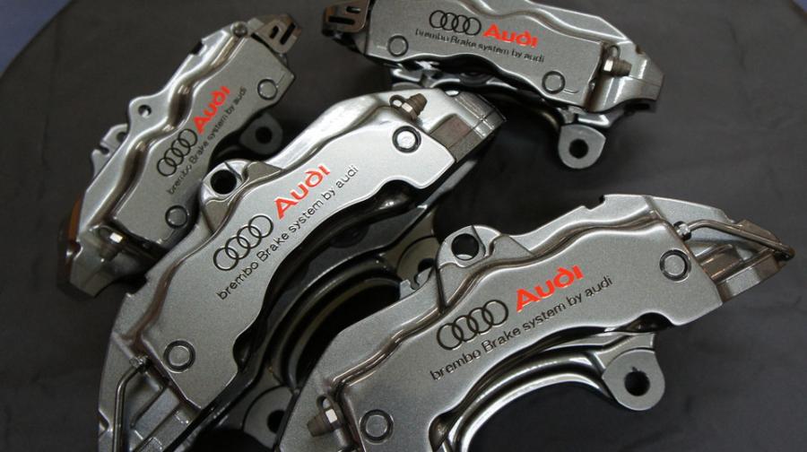 アウディQ7純正キャリパー塗装　COLOR：ガンメタ系