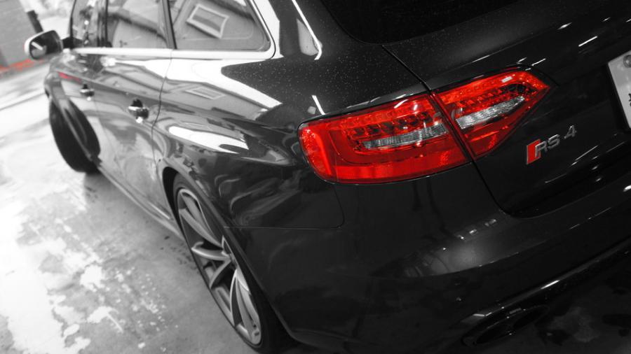 キャリパー塗装施工事例：アウディRS4　キャリパー塗装　COLOR:#001 Italian losso solid IMG8_1405_tg7rhZ_sub11.jpg