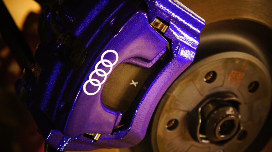 キャリパー塗装施工事例：アウディQ7　キャリパー塗装　COLOR:#066 Artistic heart purple IMG8_1411_6nvyBQ_sub2.jpg