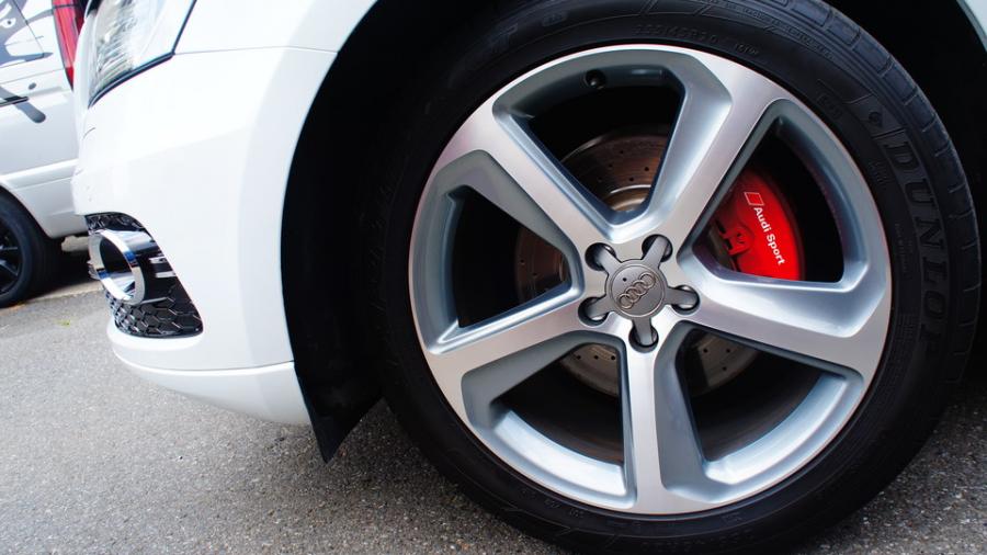 キャリパー塗装施工事例：アウディQ５　キャリパー塗装＆ローター加工　COLOR：#001 Italian losso solid、加工Type:DDS IMG8_1448_eqPkxf_sub5.jpg