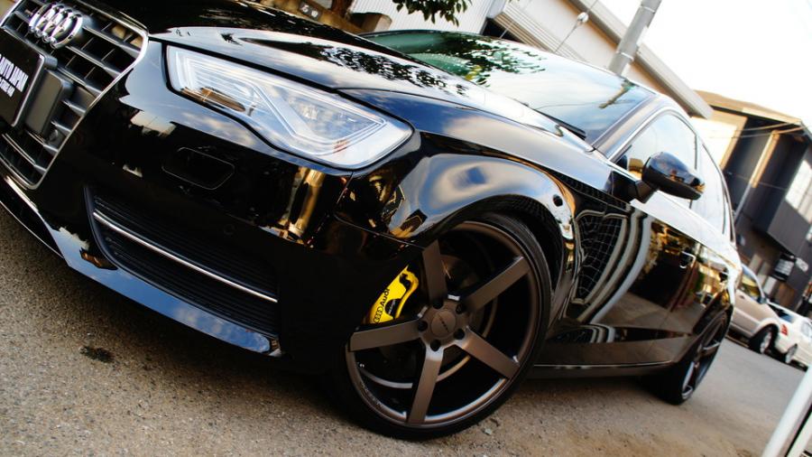 キャリパー塗装施工事例：アウディA３　キャリパー塗装＆ローター塗装　COLOR:#020 hawaiian passion yellow＆#1114 Deep coal black matte、ローター加工Type:DS４ IMG8_1465_f1R3GR_sub9.jpg