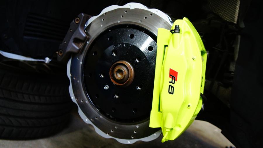 キャリパー塗装施工事例：アウディR8　キャリパー塗装＆ローター塗装　COLOR:#1116 Acid green＆#009 Hyper metallic black IMG8_1473_NaRcuQ_sub1.jpg