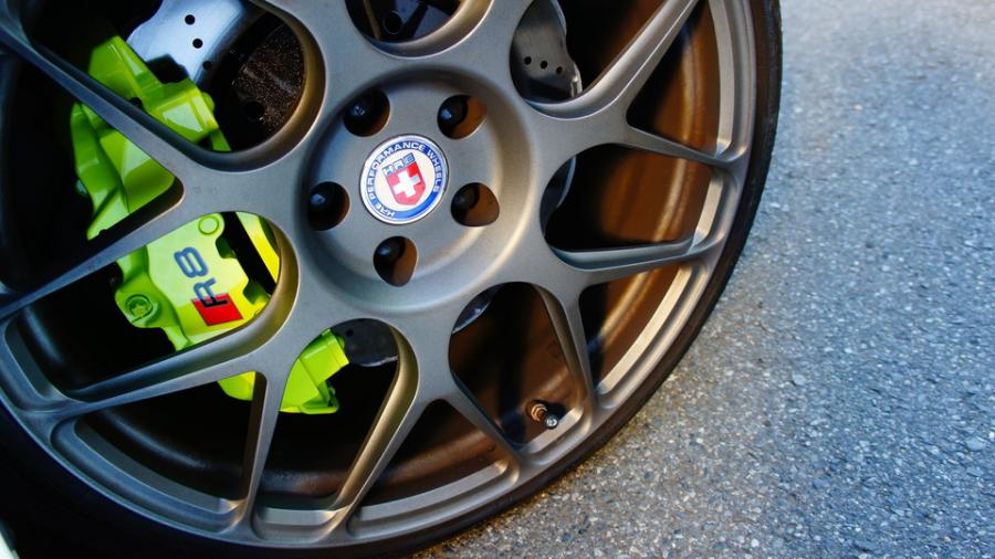 キャリパー塗装施工事例：アウディR8　キャリパー塗装＆ローター塗装　COLOR:#1116 Acid green＆#009 Hyper metallic black IMG8_1473_NaRcuQ_sub3.jpg