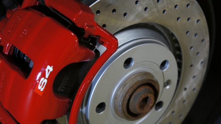 キャリパー塗装施工事例：アウディS４　キャリパー塗装　COLOR:#001 Italian losso solid　ローター加工Type:DD IMG8_1485_wk7CUP_sub1.jpg