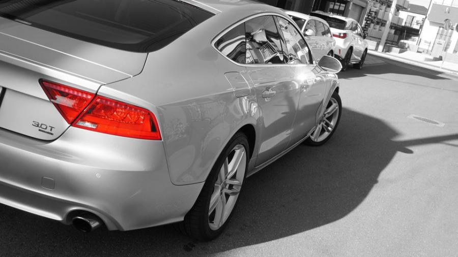 キャリパー塗装施工事例：アウディA７　キャリパー塗装＆ローター塗装　COLOR:#055 Super shining silver metal finish＆#005 Deep coal black IMG8_1494_xuieum_sub8.jpg