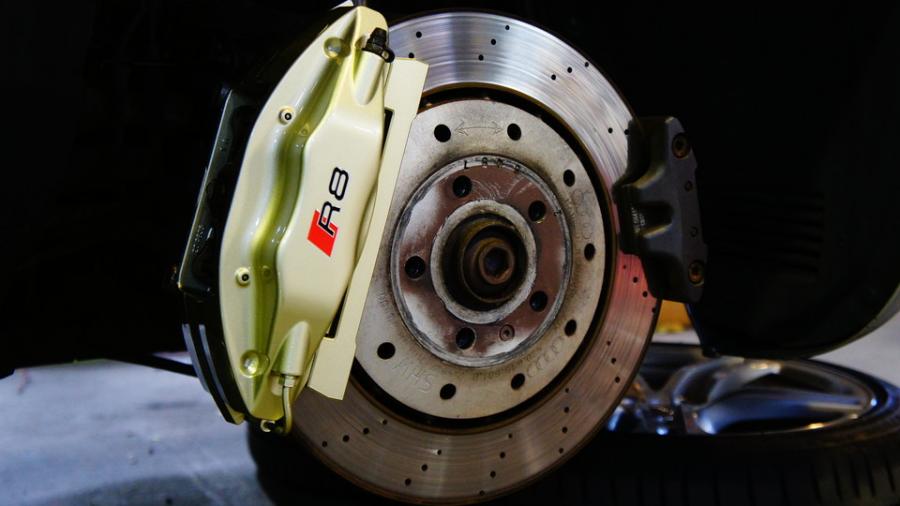 キャリパー塗装施工事例：アウディR8　キャリパー塗装　COLOR:#008 Flash champagne gold IMG8_1500_JKQRy7_sub2.jpg