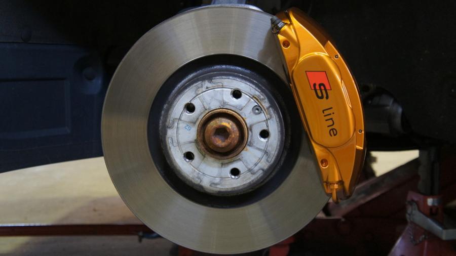 キャリパー塗装施工事例：アウディA6　キャリパー塗装　COLOR:#030 Royal art pearl orange gold IMG8_1505_mvlPYY_sub1.jpg