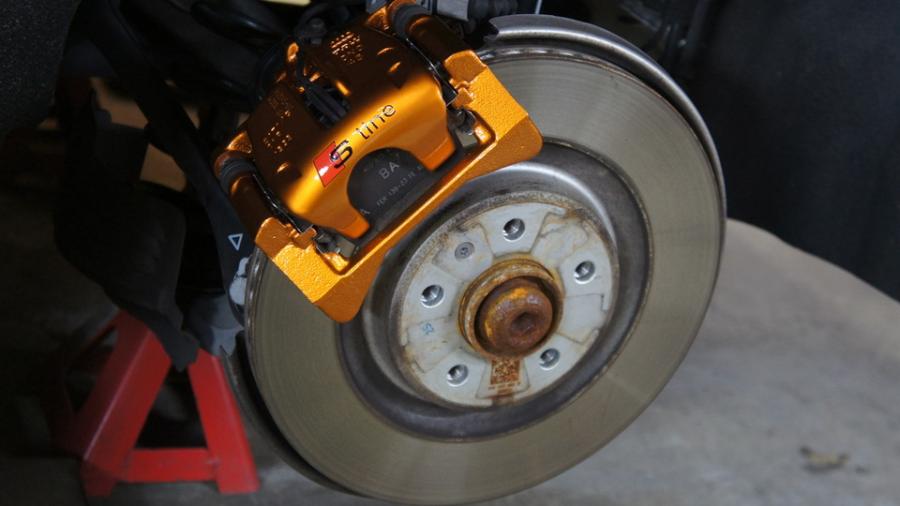 キャリパー塗装施工事例：アウディA6　キャリパー塗装　COLOR:#030 Royal art pearl orange gold IMG8_1505_mvlPYY_sub2.jpg