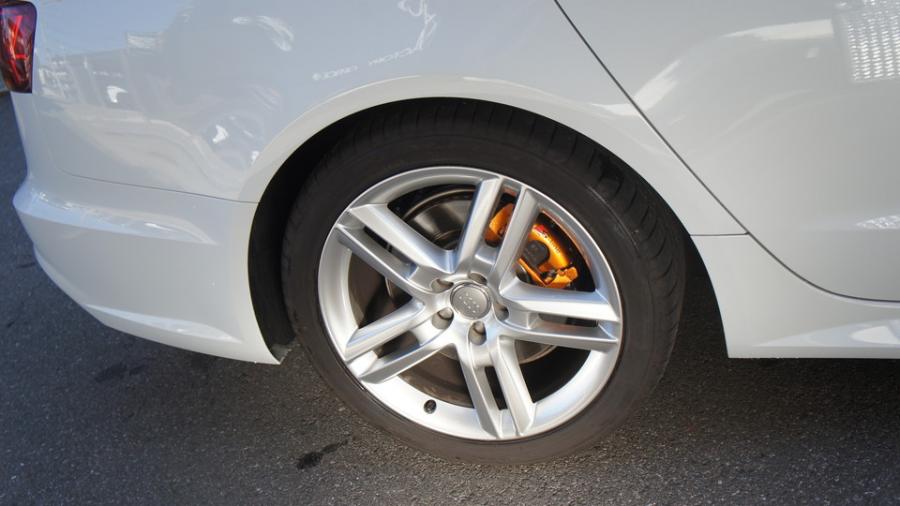 キャリパー塗装施工事例：アウディA6　キャリパー塗装　COLOR:#030 Royal art pearl orange gold IMG8_1505_mvlPYY_sub7.jpg