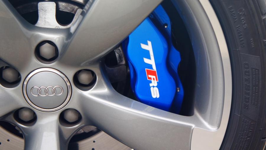 アウディTTRS　キャリパー塗装　COLOR:#1115 Deep marine blue