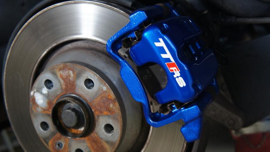 キャリパー塗装施工事例：アウディTTRS　キャリパー塗装　COLOR:#1115 Deep marine blue IMG8_1529_NGzHrj_sub2.jpg