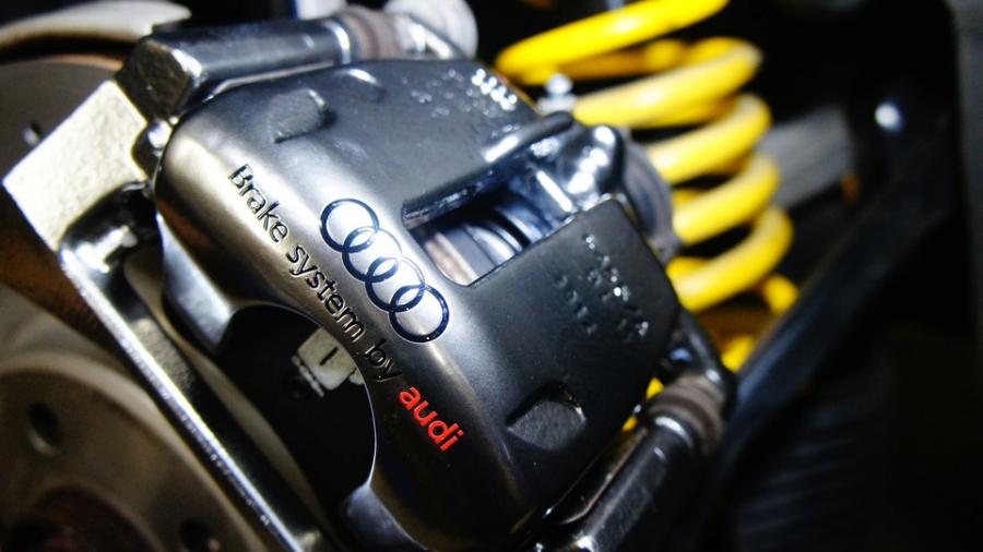 キャリパー塗装施工事例：アウディS4　キャリパー塗装　COLOR:#055 Super shining silver metal finish　ローター加工Type:DS4　D-DASHダストダウンブレーキパット IMG8_1541_mLzJTs_sub2.jpg