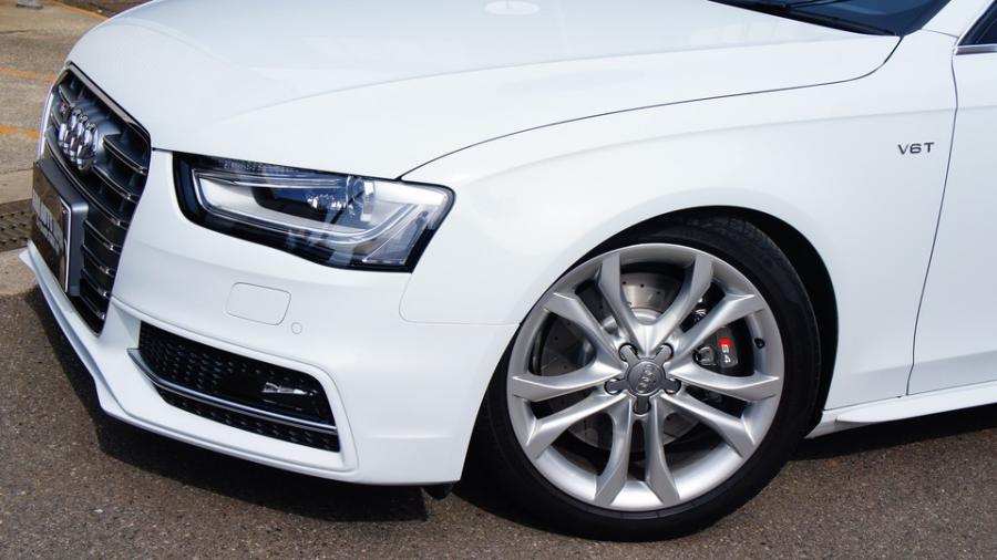 キャリパー塗装施工事例：アウディS4　キャリパー塗装　COLOR:#055 Super shining silver metal finish　ローター加工Type:DS4　D-DASHダストダウンブレーキパット IMG8_1541_mLzJTs_sub9.jpg