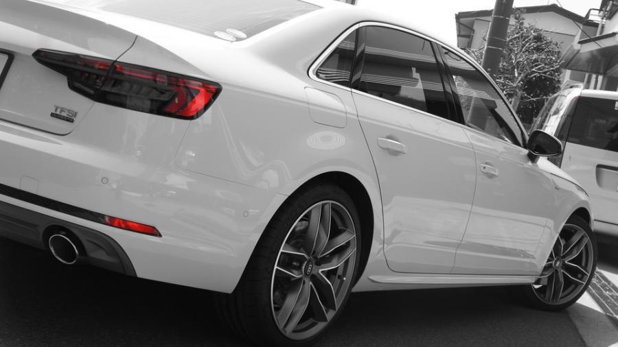 キャリパー塗装施工事例：アウディA4　キャリパー塗装＆ローター塗装　COLOR:#001 Italian losso solid＆#003 Tokyo midnight gold IMG8_1559_9xqF6v_sub8.jpg