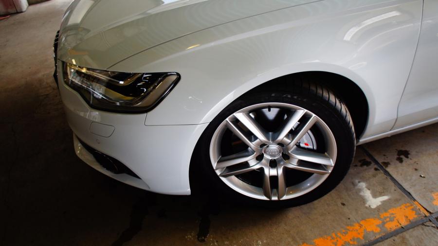 キャリパー塗装施工事例：アウディA6　キャリパー塗装　COLOR:オリジナルシルバー系 IMG8_1563_B40D93_sub4.jpg