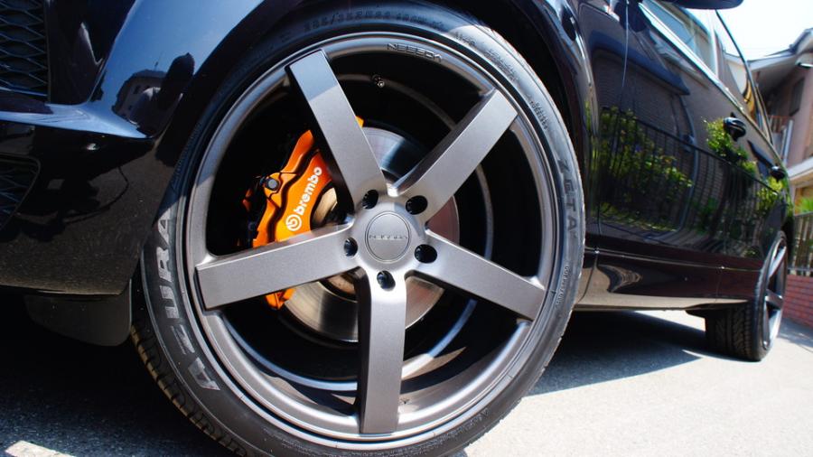 キャリパー塗装施工事例：アウディQ7　キャリパー塗装　COLOR:#030 Royal art pearl orange gold IMG8_1579_MQDtd7_sub6.jpg