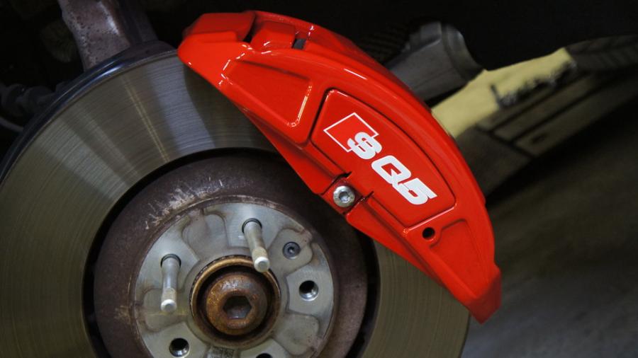 キャリパー塗装施工事例：アウディSQ5　キャリパー塗装　COLOR:#001 Italian losso solid IMG8_1606_BEcGU1_sub2.jpg