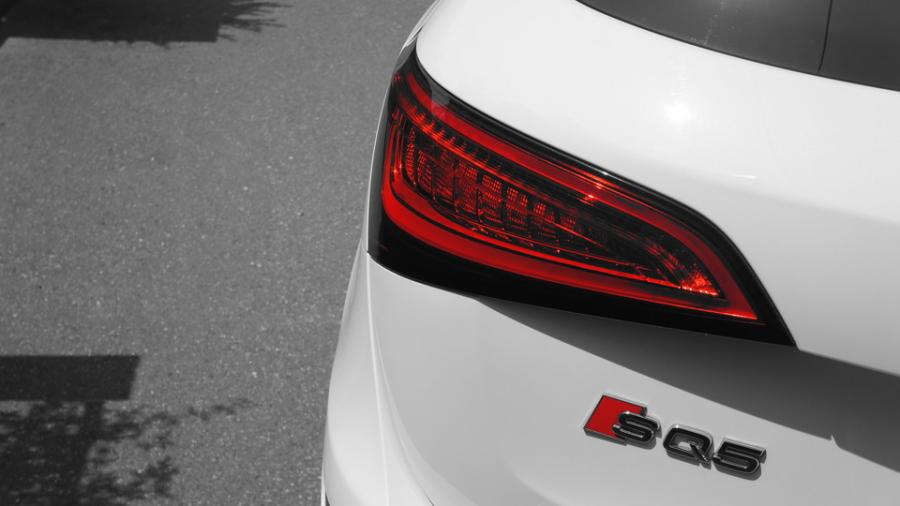 キャリパー塗装施工事例：アウディSQ5　キャリパー塗装　COLOR:#001 Italian losso solid IMG8_1606_BEcGU1_sub7.jpg