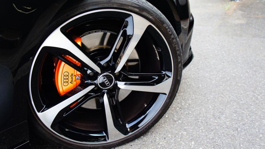 キャリパー塗装施工事例：アウディA7　キャリパー塗装＆ローター塗装　COLOR:#098 honey of pearl orange＆#005 Deep coal black IMG8_1622_weVDup_sub5.jpg