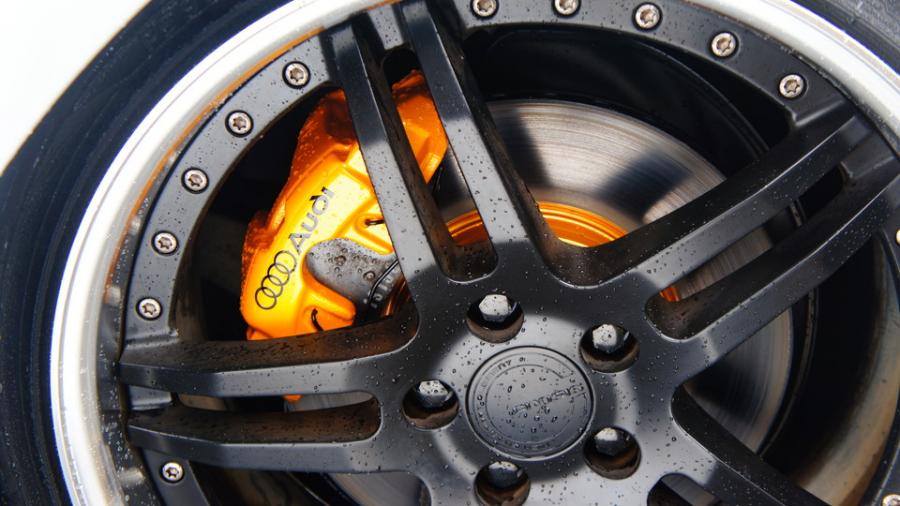 キャリパー塗装施工事例：アウディA4　キャリパー塗装＆ローター塗装　COLOR:#021 california sunshinne yellow＆#003 Tokyo midnight gold IMG8_1655_PifYUr_sub4.jpg