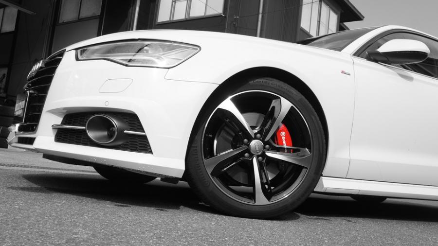 キャリパー塗装施工事例：アウディA6　キャリパー塗装　COLOR:#001 Italian losso solid IMG8_1660_5sv9Ff_sub5.jpg