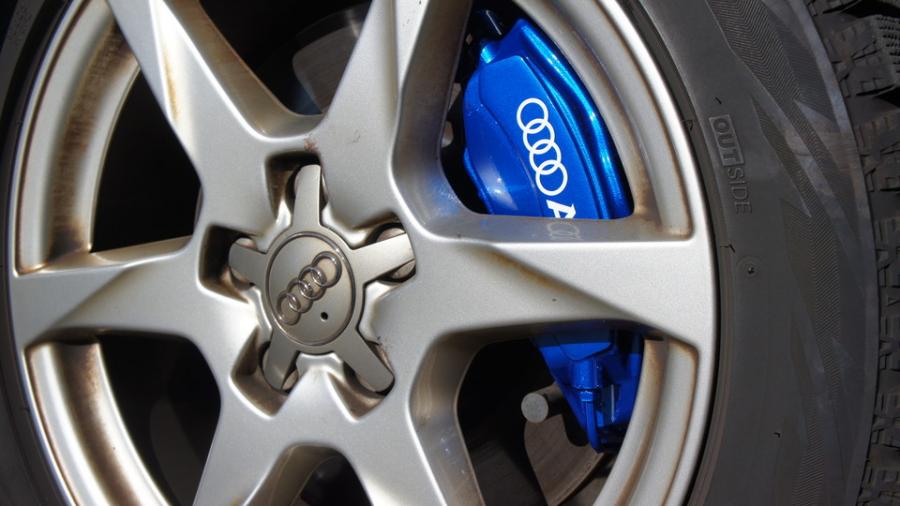 キャリパー塗装施工事例：アウディA5　キャリパー塗装　COLOR:#1115 Deep marine blue IMG8_1675_LaumJk_sub4.jpg