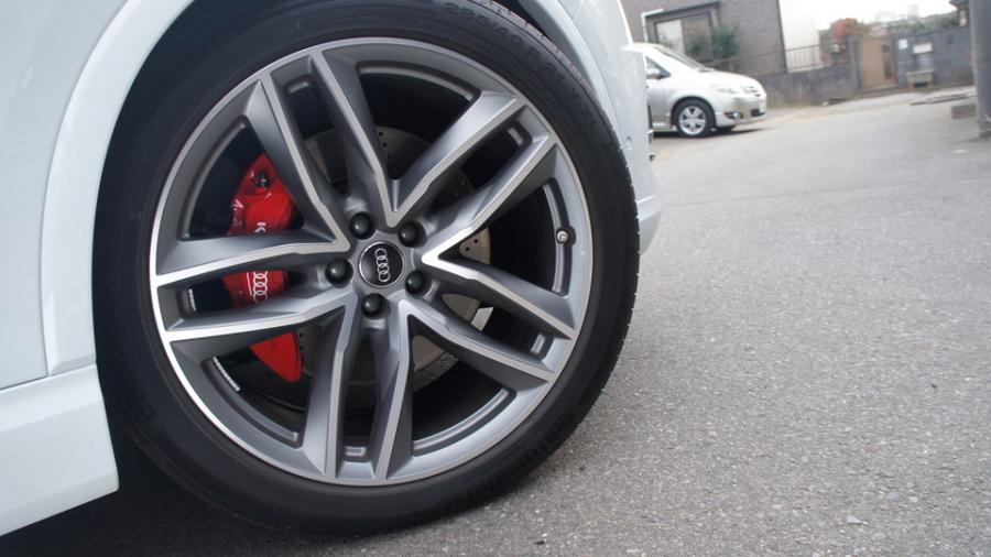 キャリパー塗装施工事例：アウディQ7　キャリパー塗装　COLOR:#001 Italian losso solid、ローター加工Type:DDS、D-DASHダストダウンブレーキパット前後装着 IMG8_1684_tjLMkB_sub4.jpg