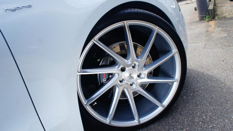 キャリパー塗装施工事例：アウディA8　キャリパー塗装＆ローター塗装　COLOR:#005 Deep coal black　ローター加工Type:DD　ドアミラー下部グロスブラック塗装 IMG8_1709_7FUhav_sub3.jpg