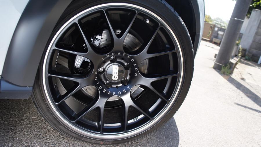 キャリパー塗装施工事例：アウディA4allroad　キャリパー塗装、ローター塗装　COLOR:#005 Deep coal black　ローター加工Type:DDS IMG8_1720_sw7BHH_sub5.jpg