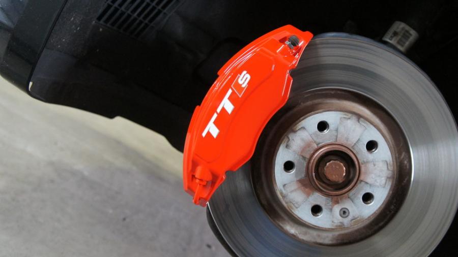 キャリパー塗装施工事例：アウディTT　キャリパー塗装　COLOR:#001 Italian losso solid IMG8_1771_z16CjY_sub1.jpg