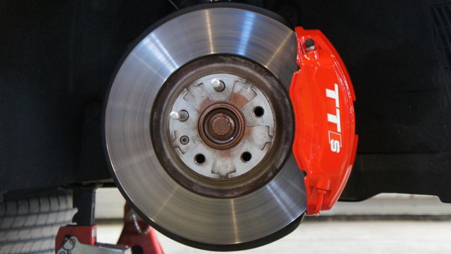 キャリパー塗装施工事例：アウディTT　キャリパー塗装　COLOR:#001 Italian losso solid IMG8_1771_z16CjY_sub2.jpg