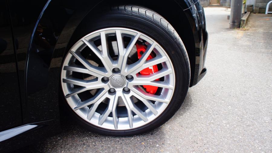 キャリパー塗装施工事例：アウディTT　キャリパー塗装　COLOR:#001 Italian losso solid IMG8_1771_z16CjY_sub5.jpg