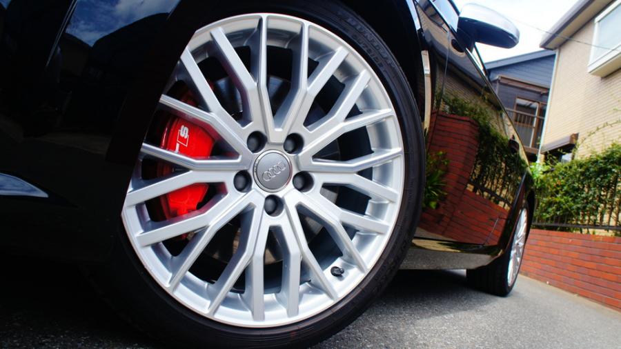 キャリパー塗装施工事例：アウディTT　キャリパー塗装　COLOR:#001 Italian losso solid IMG8_1771_z16CjY_sub7.jpg