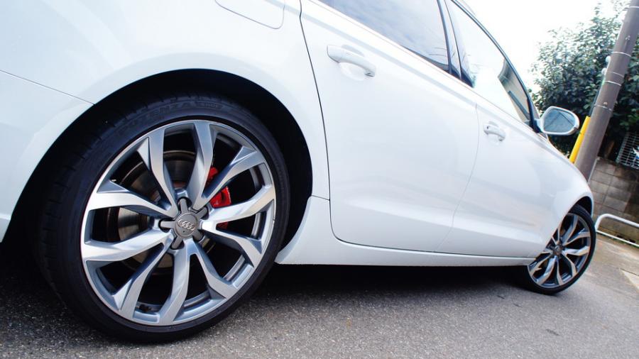 キャリパー塗装施工事例：アウディA6　キャリパー塗装　COLOR:#001 Italian losso solid　D-DASHダストダウンパット IMG8_1794_mQ7NxQ_sub7.jpg