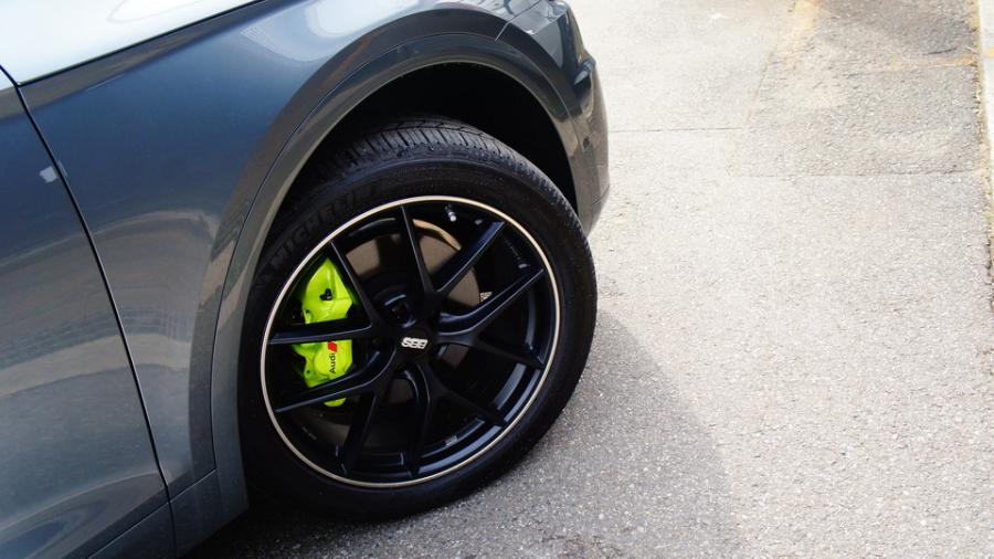 キャリパー塗装施工事例：アウディQ5　キャリパー塗装　COLOR:#1116 Acid green IMG8_1799_RDnaG9_sub6.jpg