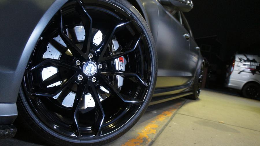 キャリパー塗装施工事例：アウディRS6　キャリパー塗装＆ローター塗装　COLOR:#055 Super shining silver metal finish＆#004 Blast light gray metalic IMG8_1809_dsSmcP_sub10.jpg