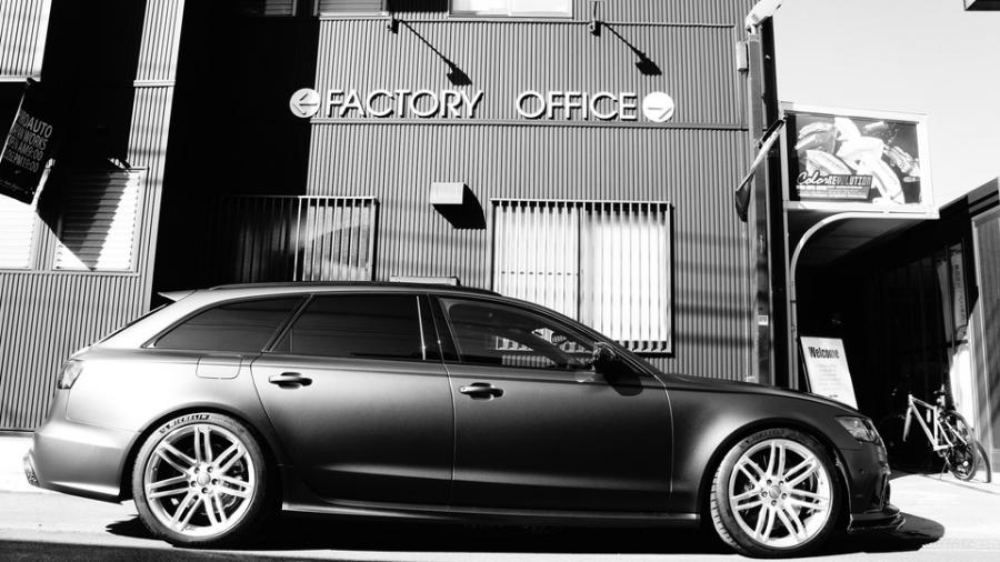 キャリパー塗装施工事例：アウディRS6　キャリパー塗装＆ローター塗装　COLOR:#055 Super shining silver metal finish＆#004 Blast light gray metalic IMG8_1809_dsSmcP_sub8.jpg