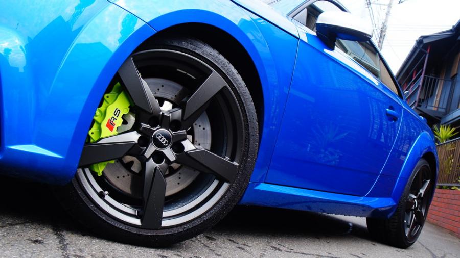 キャリパー塗装施工事例：アウディTTRS　キャリパー塗装　COLOR:#1116 Acid green　ホイール塗装：マットブラック IMG8_1813_isYcPg_sub4.jpg