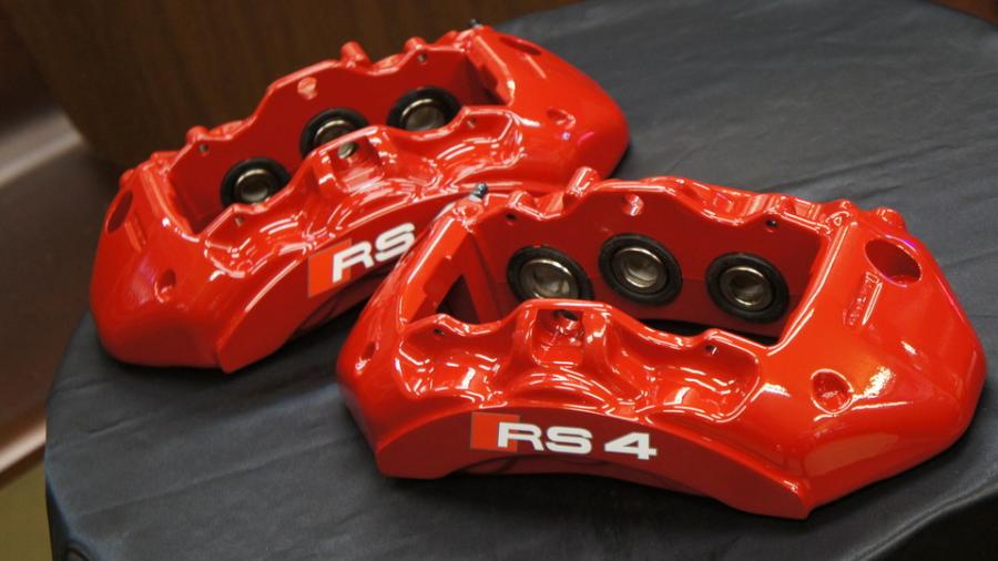 キャリパー塗装施工事例：アウディRS4　キャリパー塗装　COLOR:#001 Italian losso solid IMG8_1814_vv7x5Y_sub1.jpg