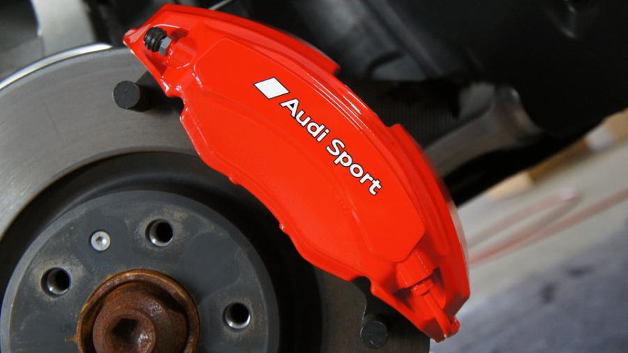 キャリパー塗装施工事例：アウディA4アバント　キャリパー塗装　COLOR:#1112 Racing red IMG8_1826_CWHKS8_sub1.jpg