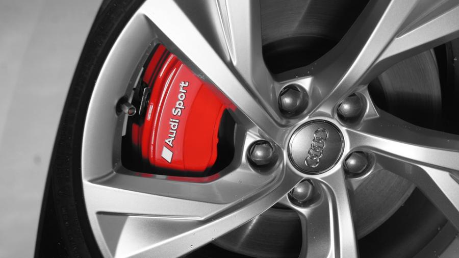 キャリパー塗装施工事例：アウディA4アバント　キャリパー塗装　COLOR:#1112 Racing red IMG8_1826_CWHKS8_sub5.jpg