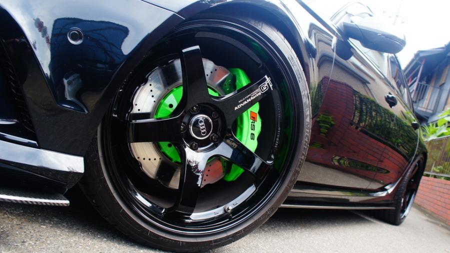 キャリパー塗装施工事例：アウディRS6　キャリパー塗装、ローター塗装　COLOR:#1113 Monster green IMG8_1852_xYjlkM_sub3.jpg