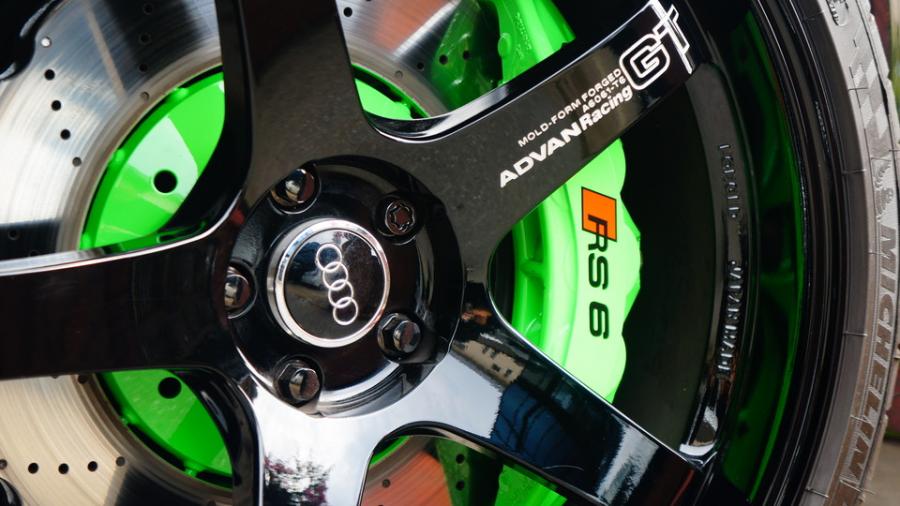 キャリパー塗装施工事例：アウディRS6　キャリパー塗装、ローター塗装　COLOR:#1113 Monster green IMG8_1852_xYjlkM_sub4.jpg